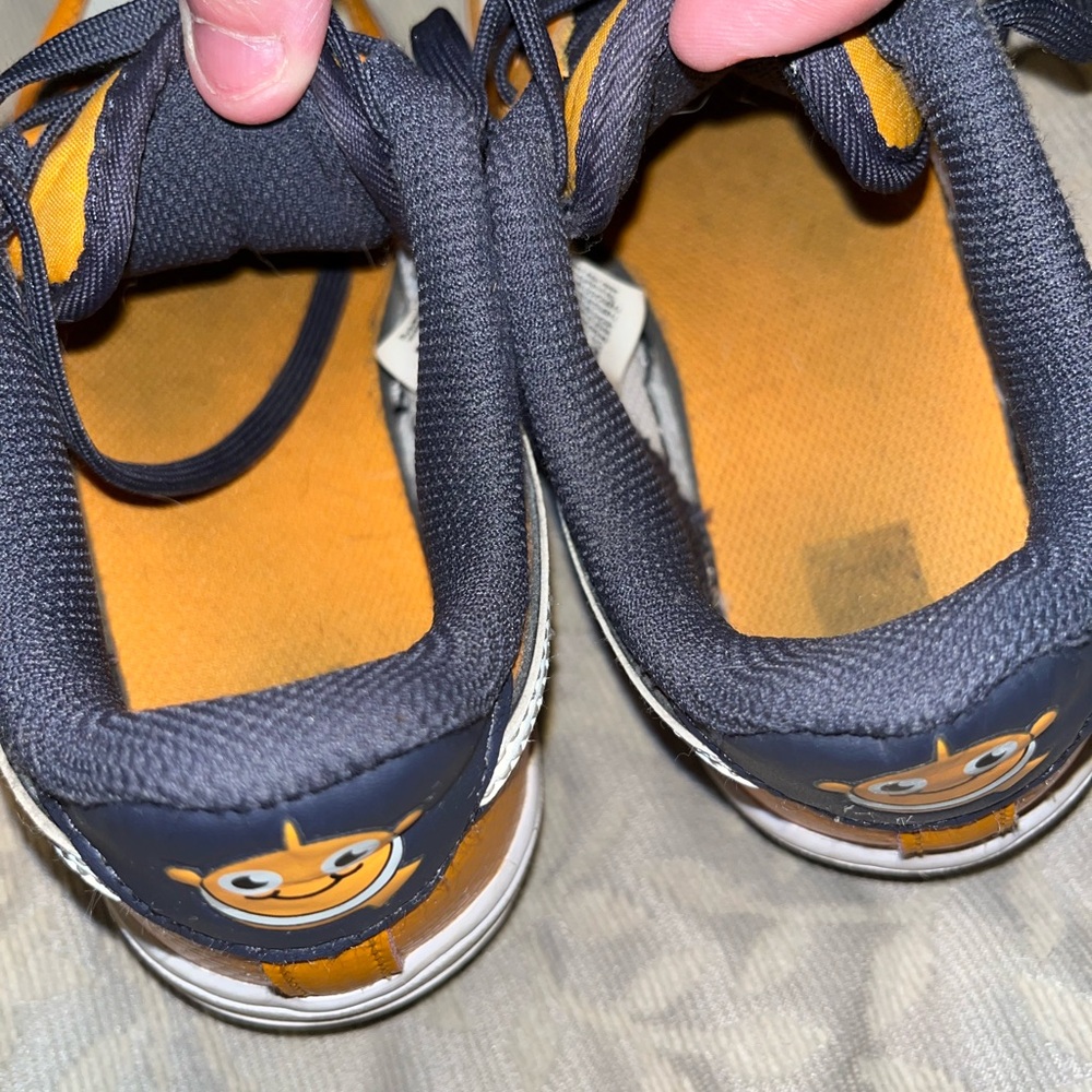 Nike Kids Nemo size 1Y - Picture 6 of 7